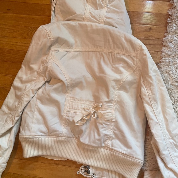 VINTAGE Hollister Fur Lined Cream and White Jacket - Picture 2 of 3